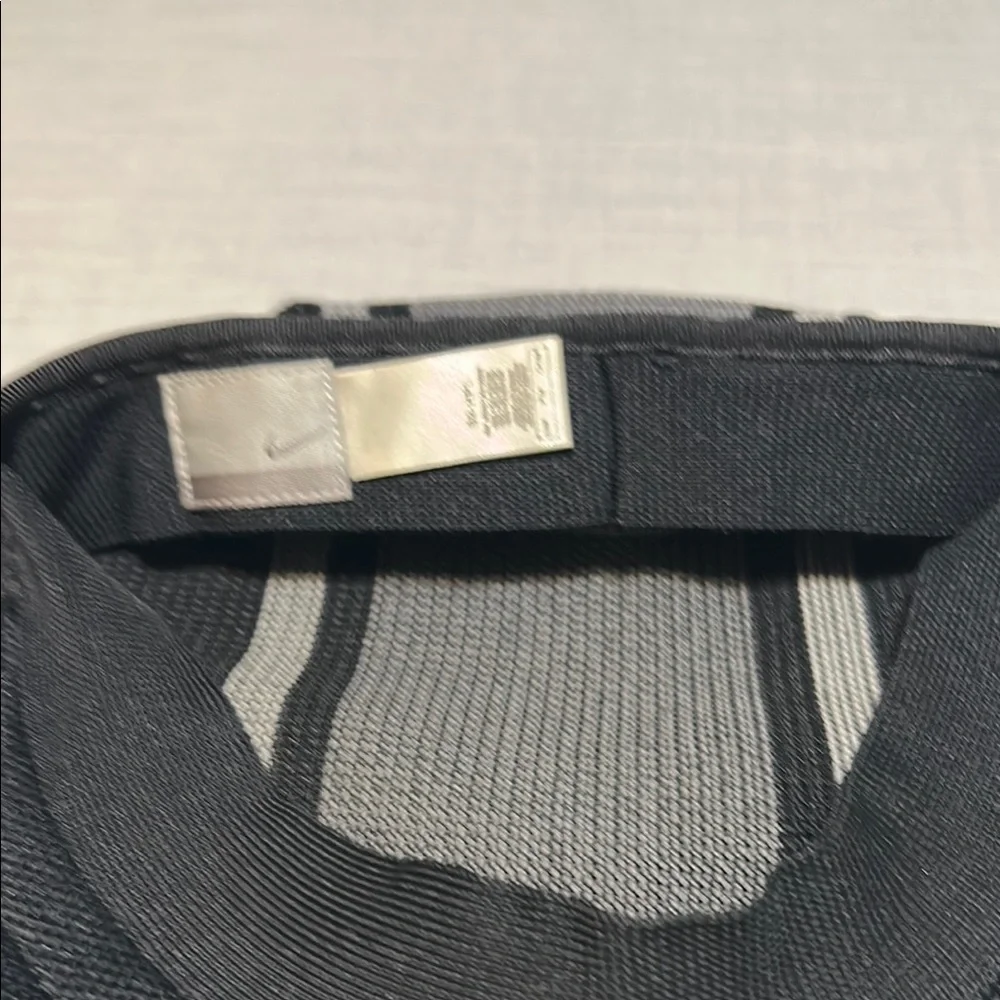 NWOT Nike Vintage Two-Tone Black and Gray Golf Cap - Picture 7 of 7